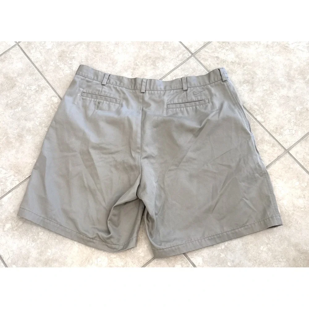 Nike Golf Shorts Mens 40 Tan Khaki Pleated Dri-FIT Cotton Blend Casual 8